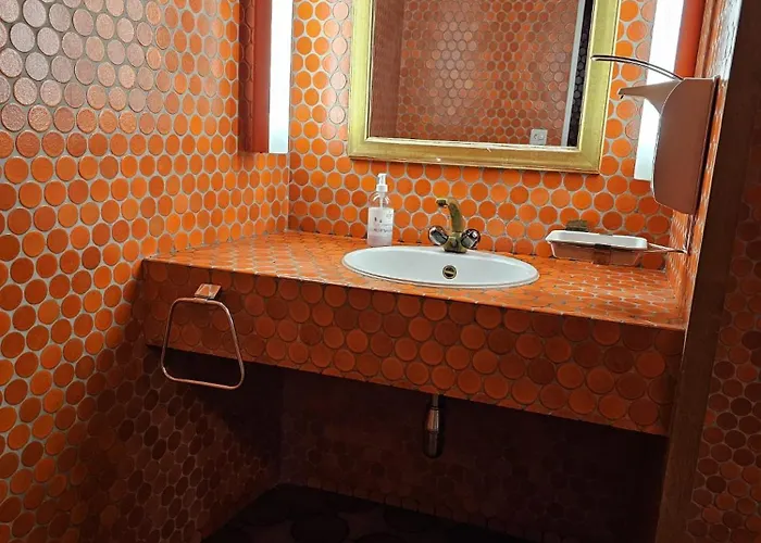 -venus- Mit Gemeinsamer Kueche Und Bad In Der Altstadt