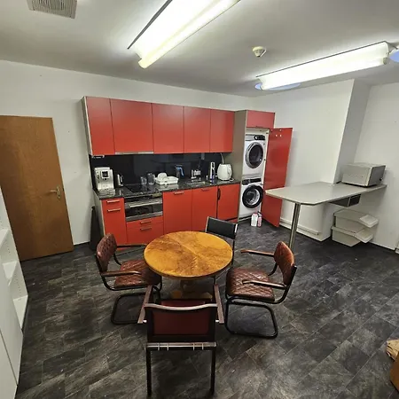 Mini-hôtel -venus- Mit Gemeinsamer Kueche Und Bad In Der Altstadt