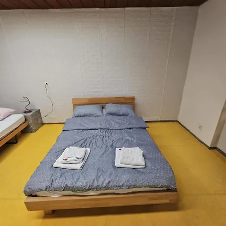 Mini-hôtel -venus- Mit Gemeinsamer Kueche Und Bad In Der Altstadt