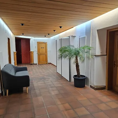 -venus- Mit Gemeinsamer Kueche Und Bad In Der Altstadt Mini-hôtel Coire