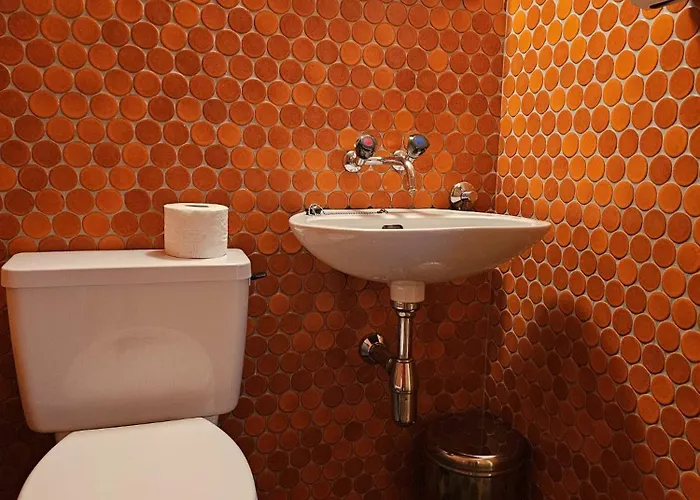 Mini-hôtel -venus- Mit Gemeinsamer Kueche Und Bad In Der Altstadt Coire