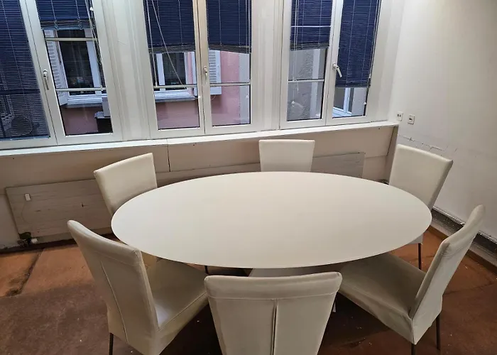 -venus- Mit Gemeinsamer Kueche Und Bad In Der Altstadt Mini-hôtel